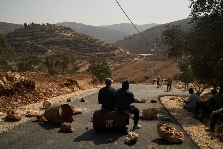 Israel presses ahead with West Bank operation